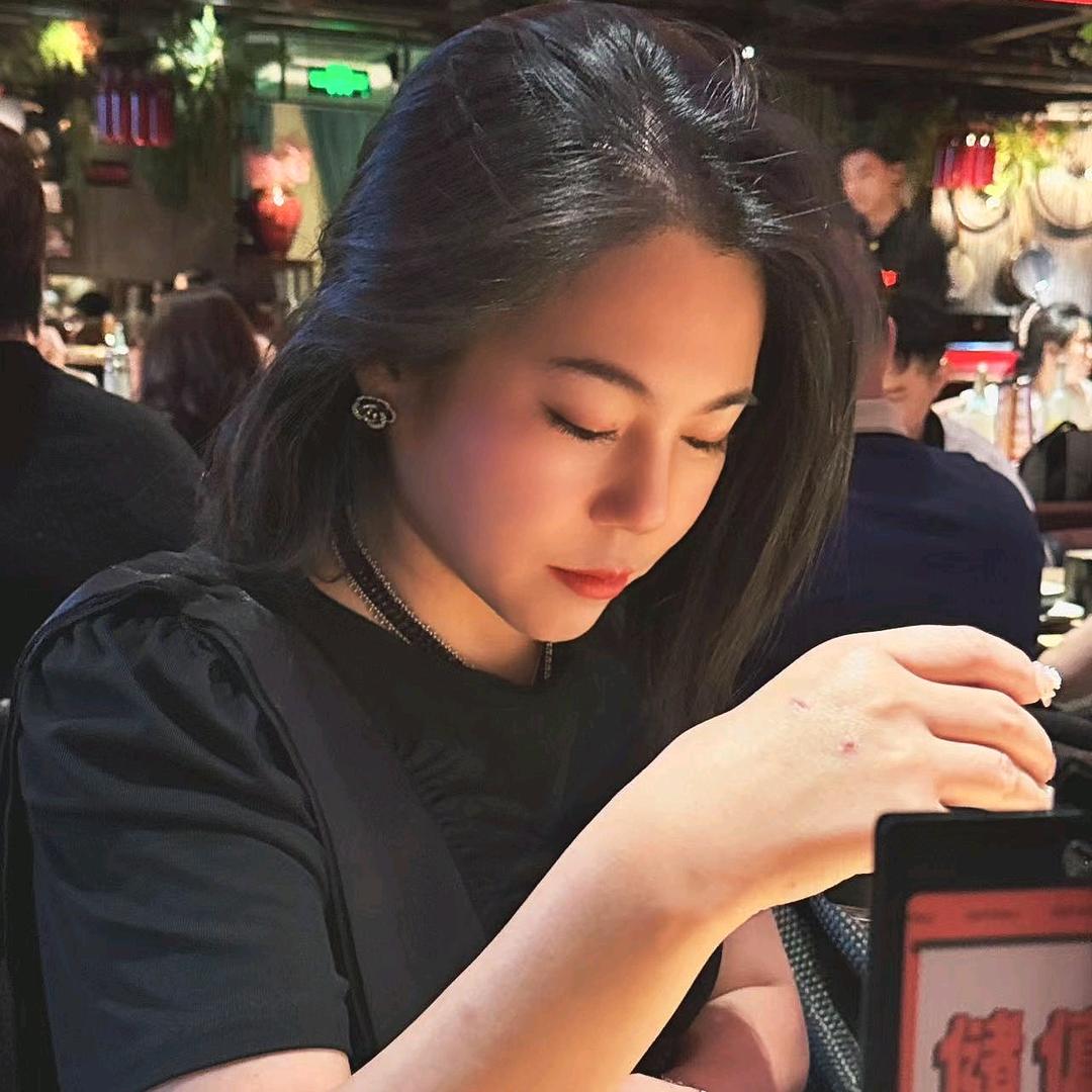 六边形战士@