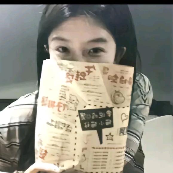 泪痕.^