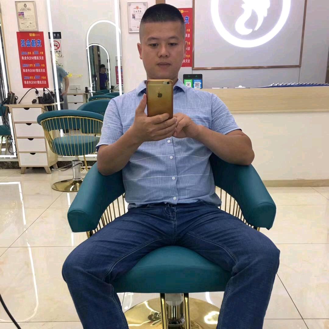 小小斌