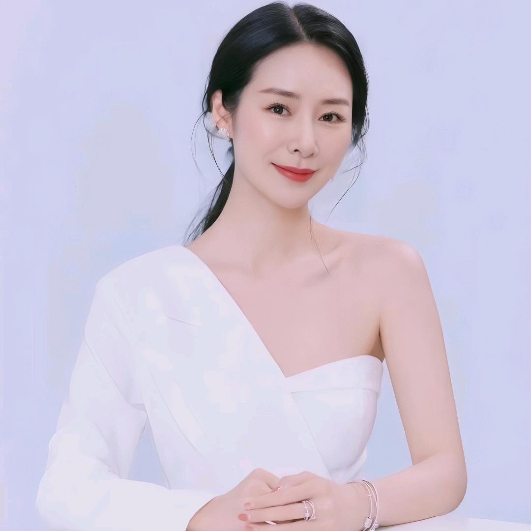 海珍.形体仪态美学