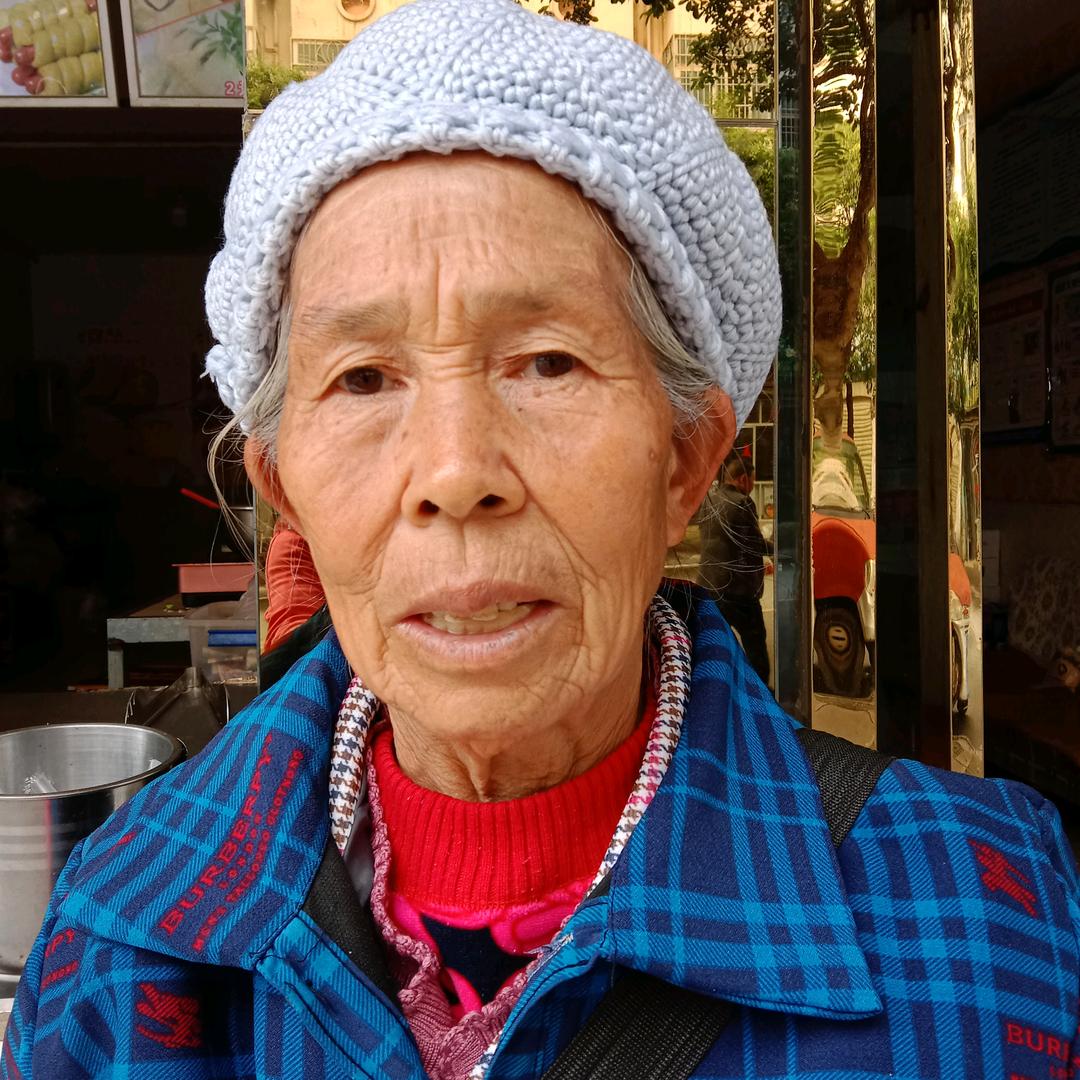 农村勤姐  (每天中午3点10分开播)