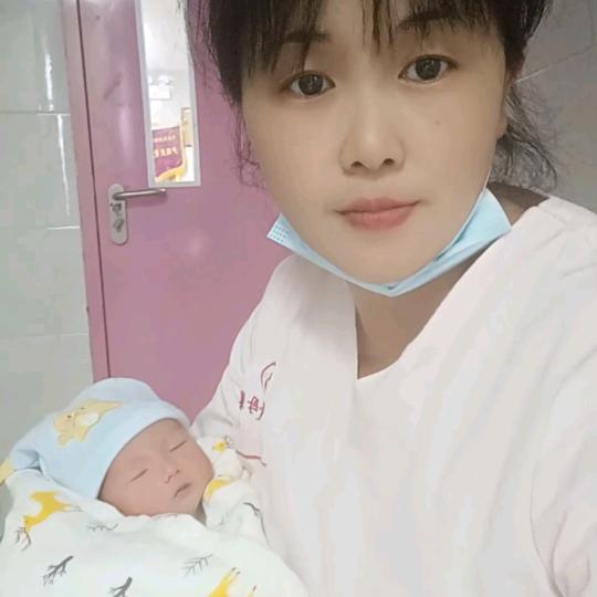 金牌月嫂周姐（衡阳祁东）上户中