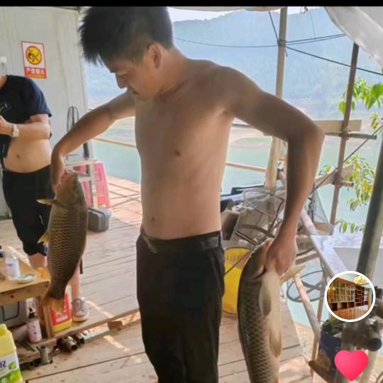 建华( ͡°❥ ͡°)