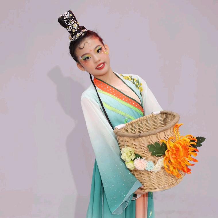 绢丝霓裳