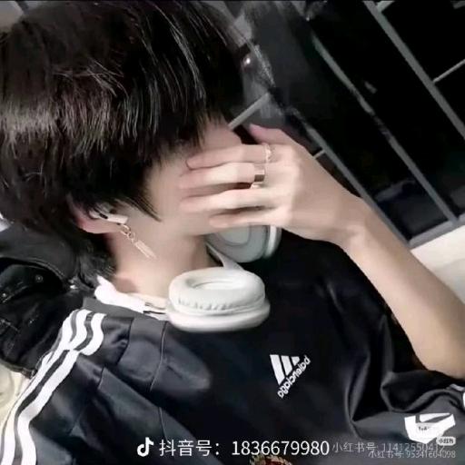 别伤心，我会保护你