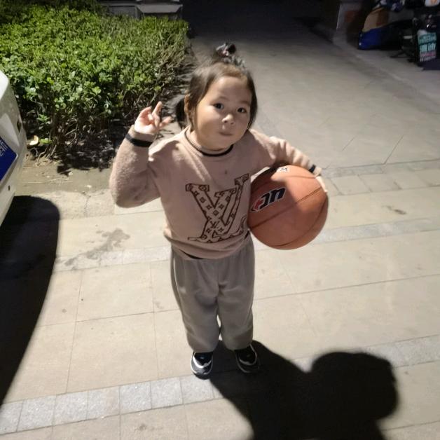 🥐🍎🍓🍱🍒🍑🍤🥑🥝🍺