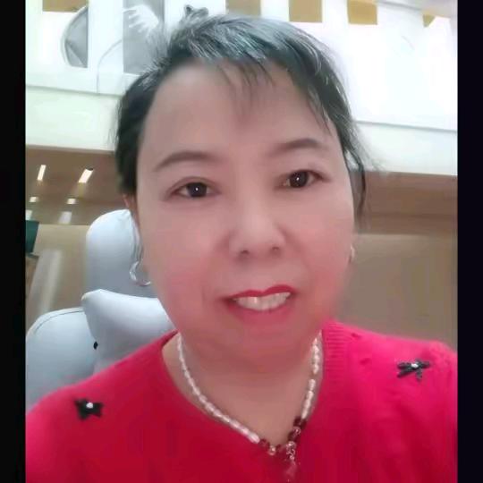 秀姐爱唱歌主播。