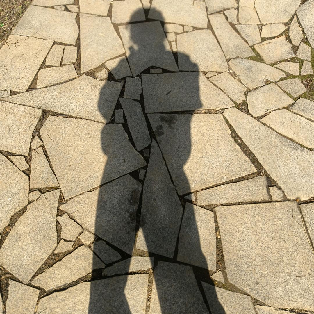 @灰色的天空