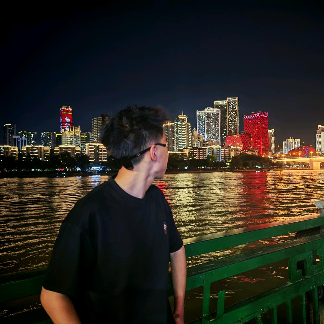 会踢球的贝吉塔