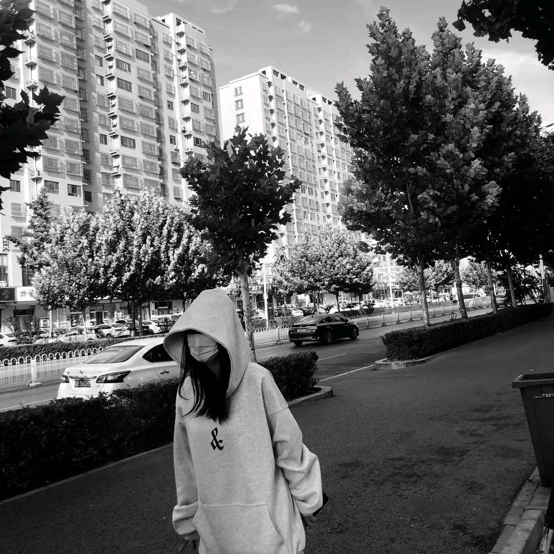 头发炸毛了.
