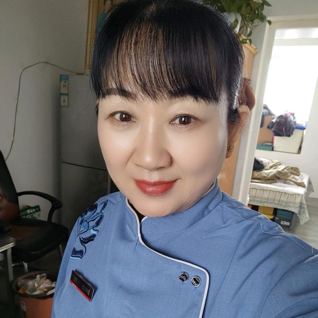 红伟