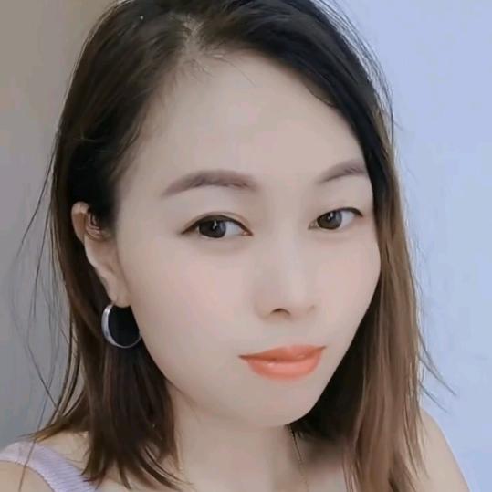 晶晶爱跳舞
