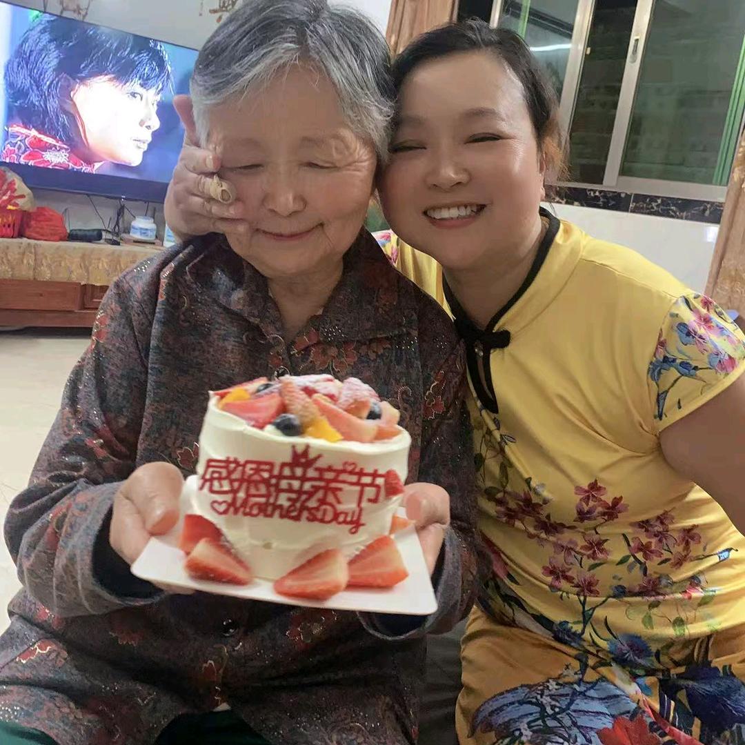 本人曾红英