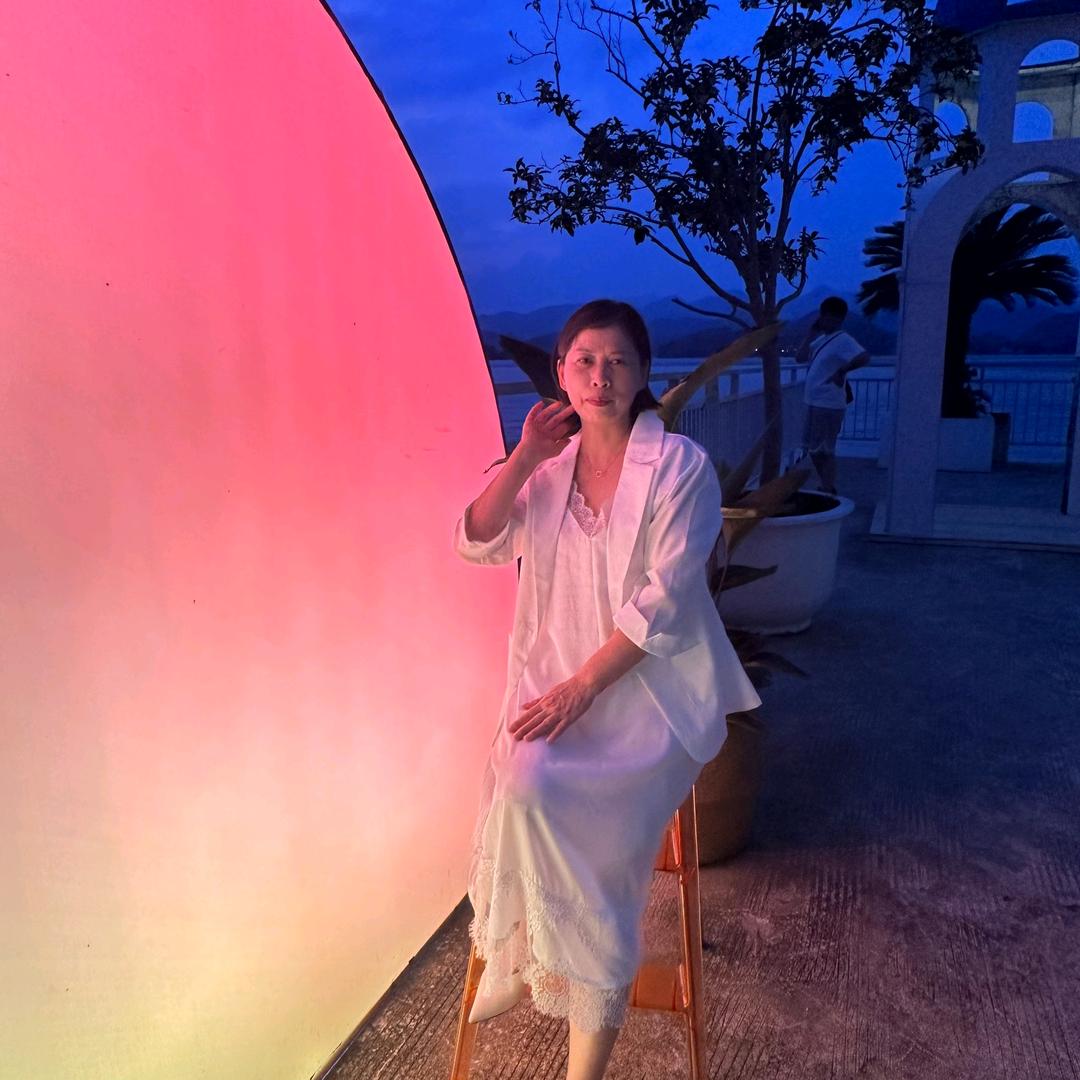 英子 (21点后开播)
