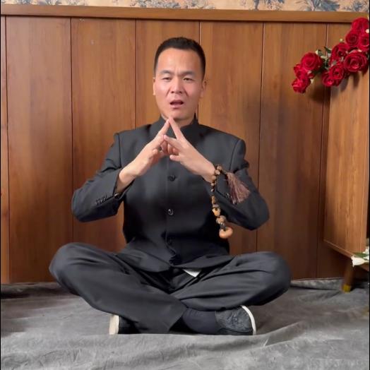 潘宏爱养狗