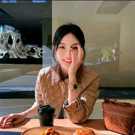 李予诺(爆款穿搭)