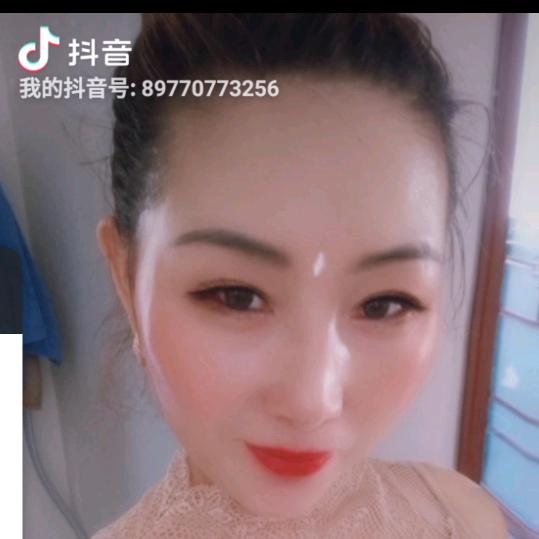 ，依然