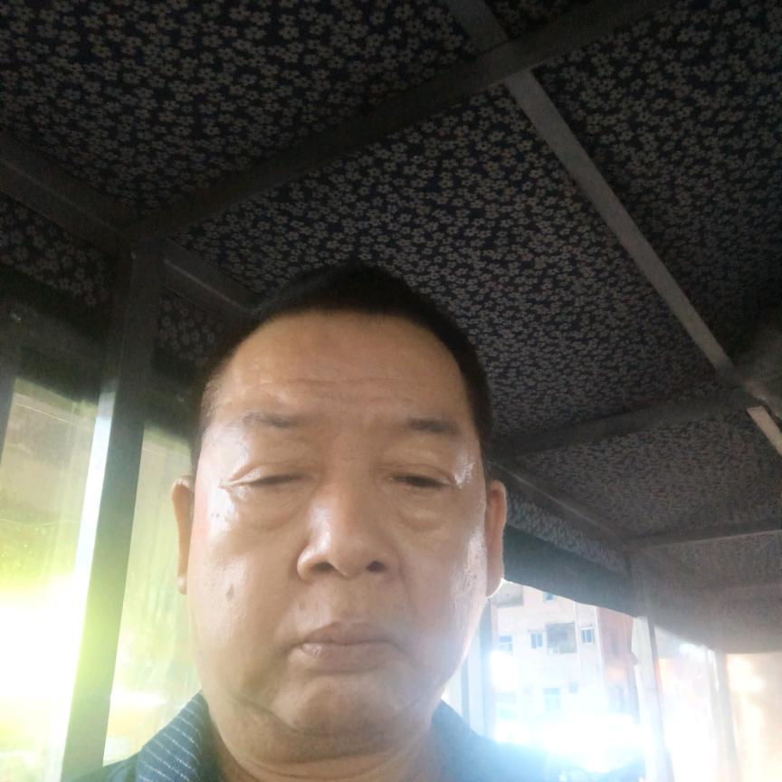 年过半百