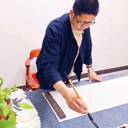 陈雷