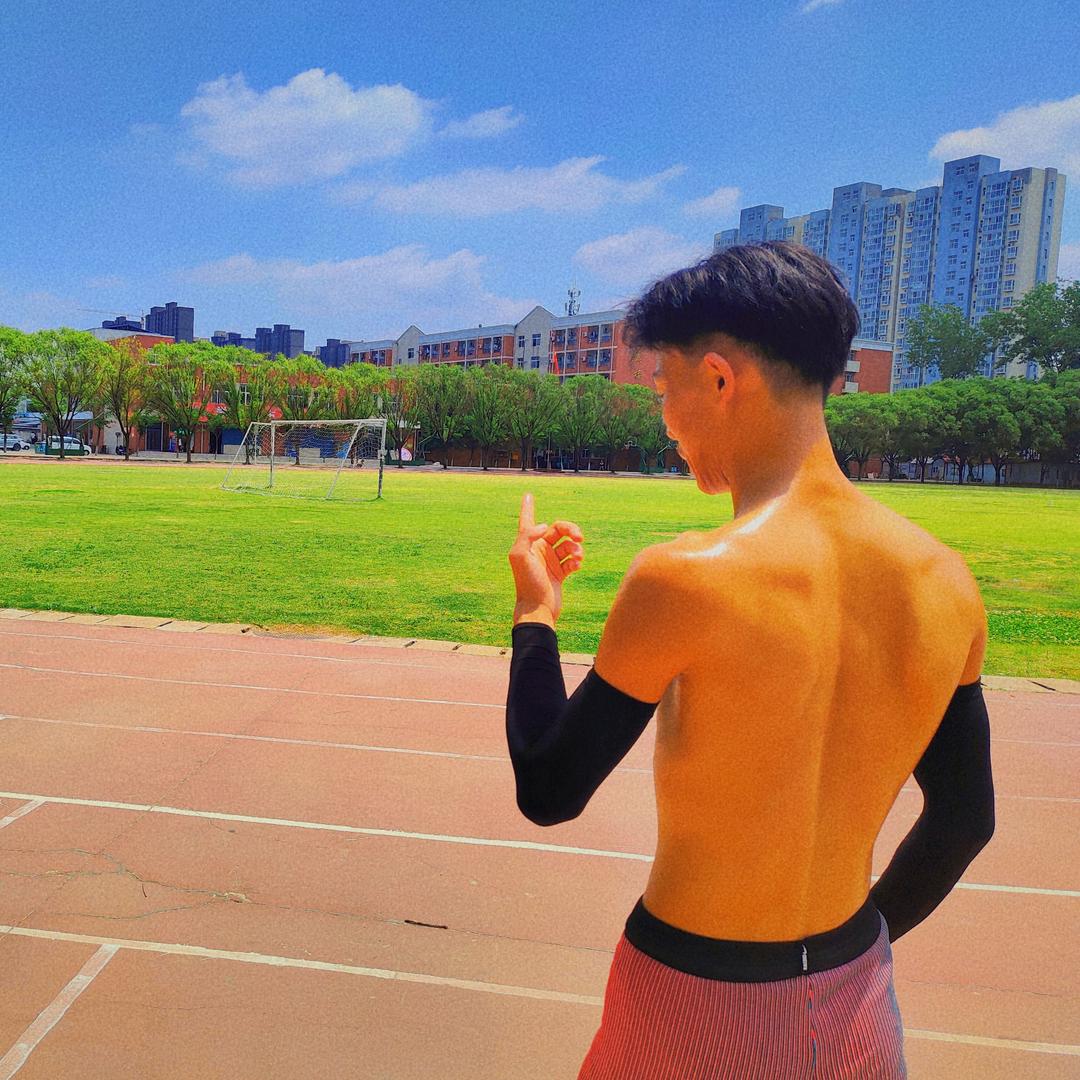 阿齐不想跑