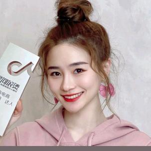 邱莹莹（爆款穿搭）