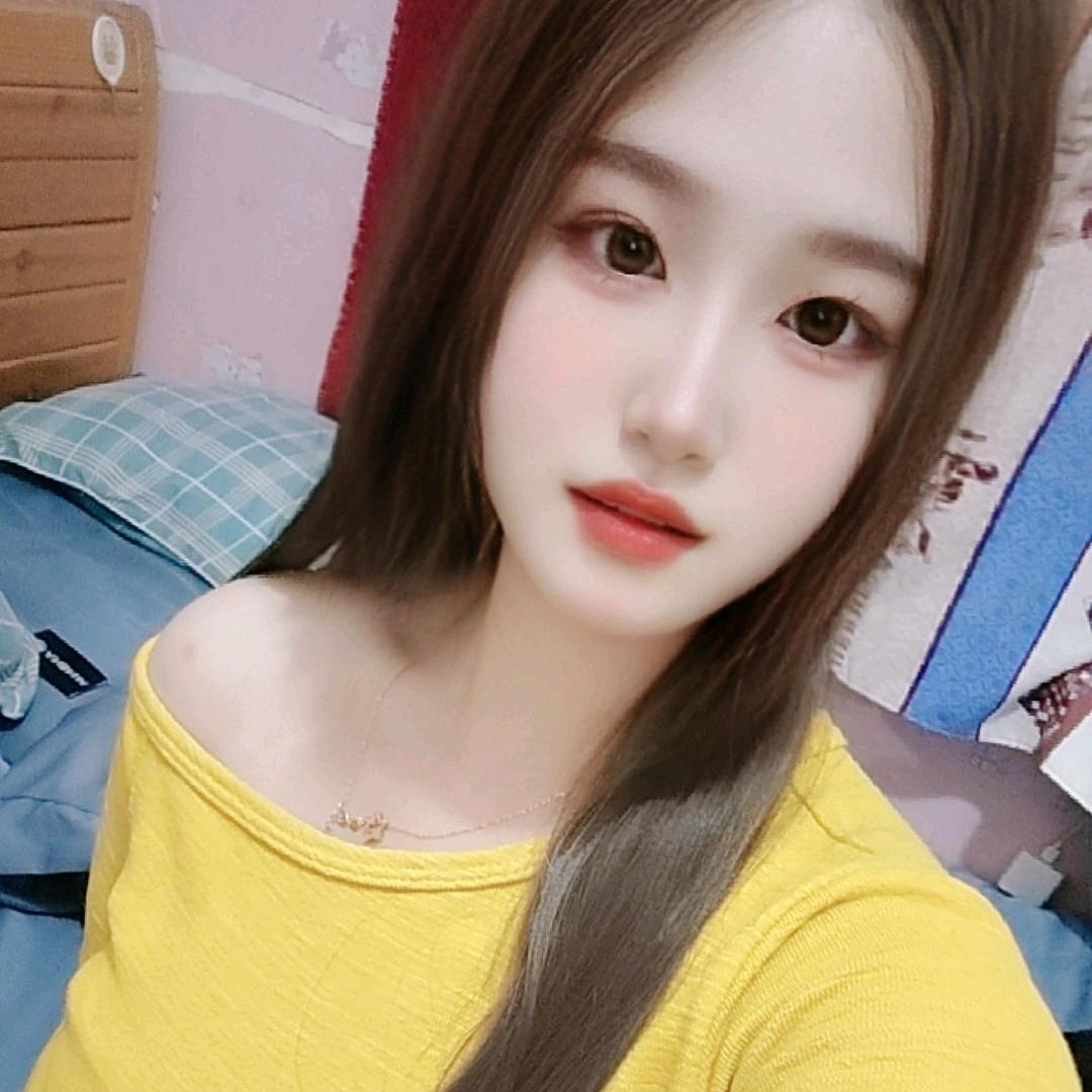 莉莉😜