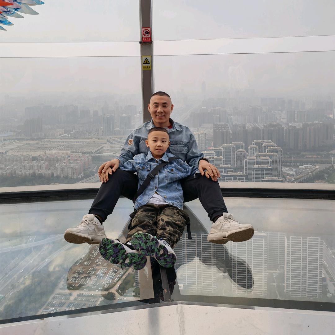 隆力奇李永