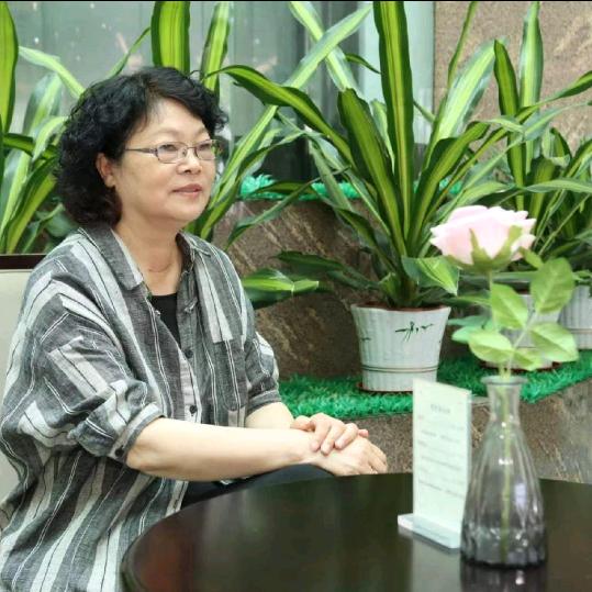 不老姐姐爱养花