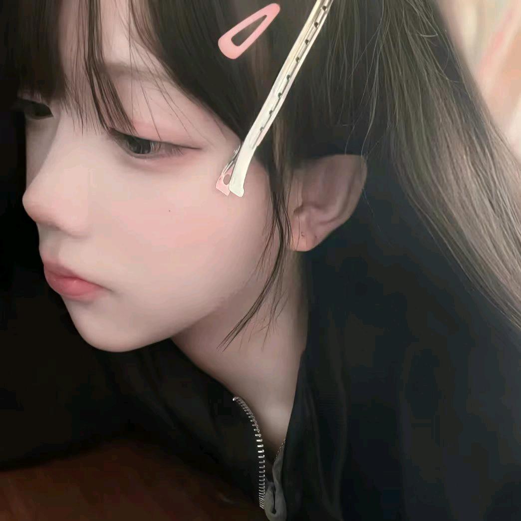 C.*★
