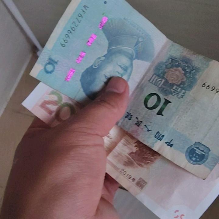 开州本人常年成结打锣鼓，拾灵堂。花伞，