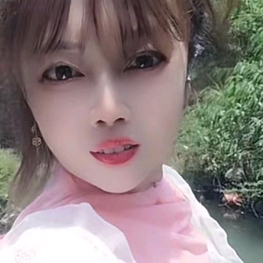 阿秀🌹（娱乐主播）每天早上九点五十开播