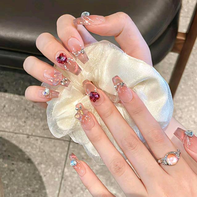 米多多穿戴甲店