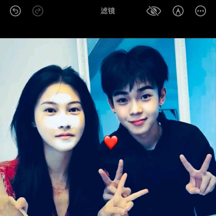 不完美的女孩💜💕