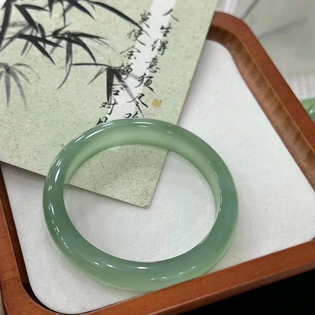 玉缘手镯