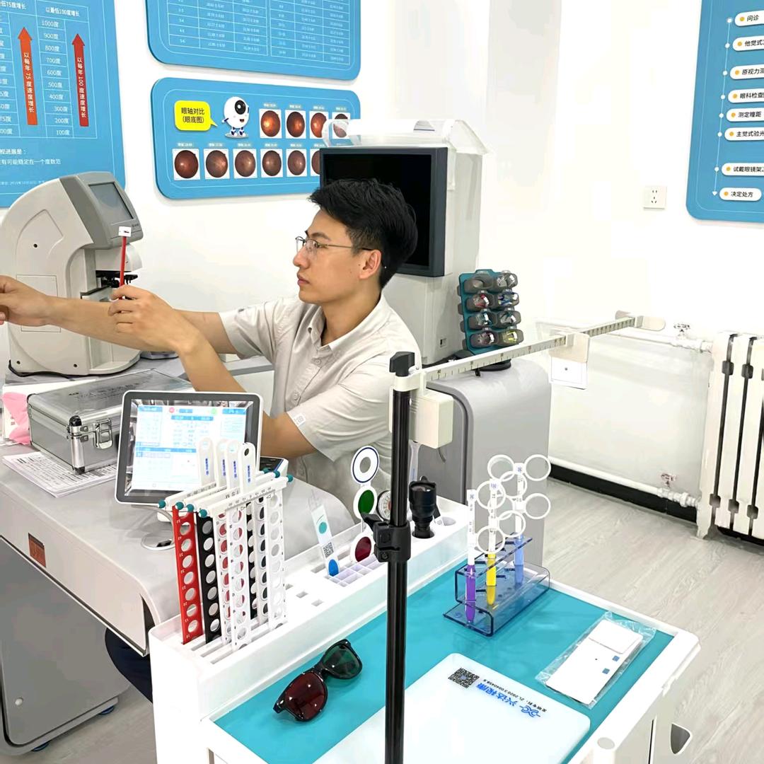 少儿近视小楠