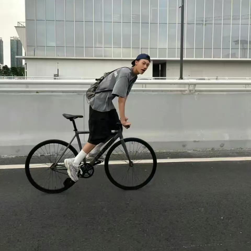 G、