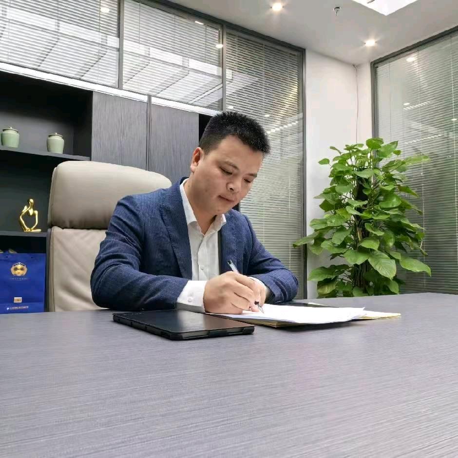 苏州老铁专注商务车