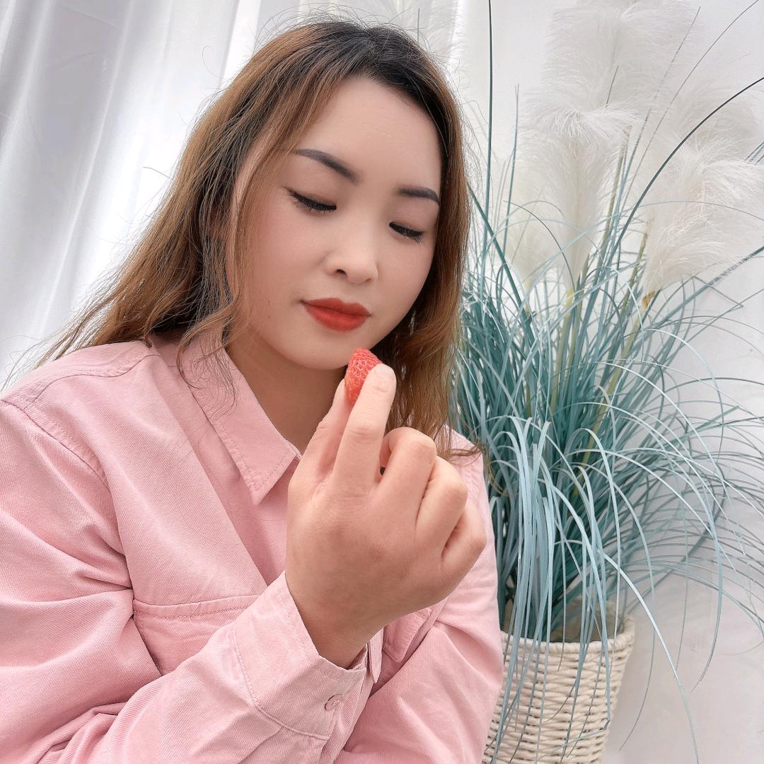 平原新区大润发店锦绣女装  艳艳