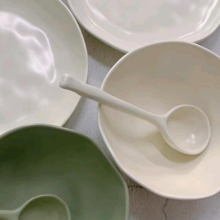 花上顾念陶瓷