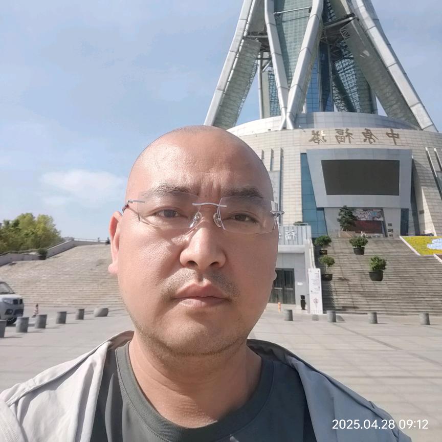 新密国锋小菜卤肉光头哥