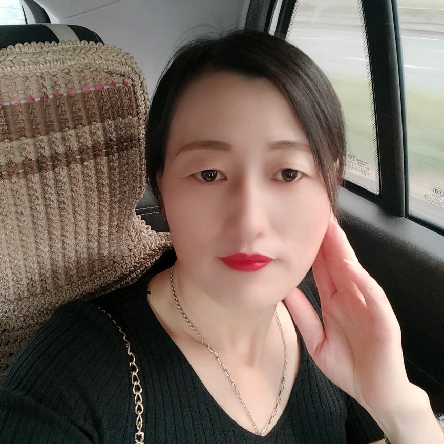 @露露妈妈（不定时的开播）