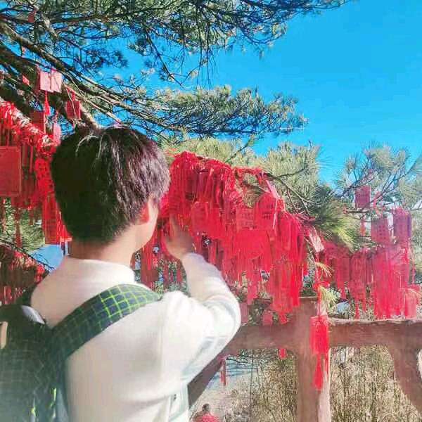 网恋奔现认错人成了🤣
