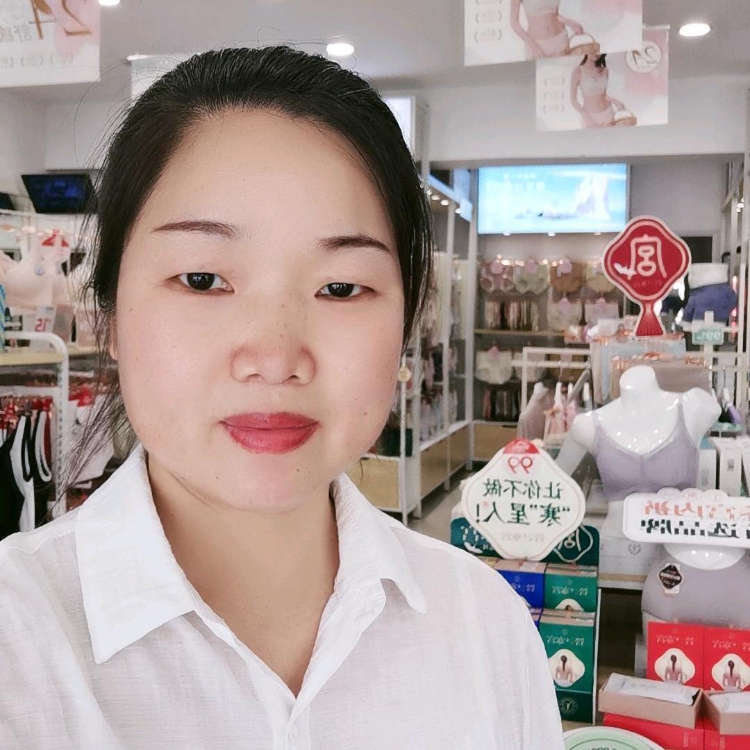 钱场欢乐全家人内衣利姐