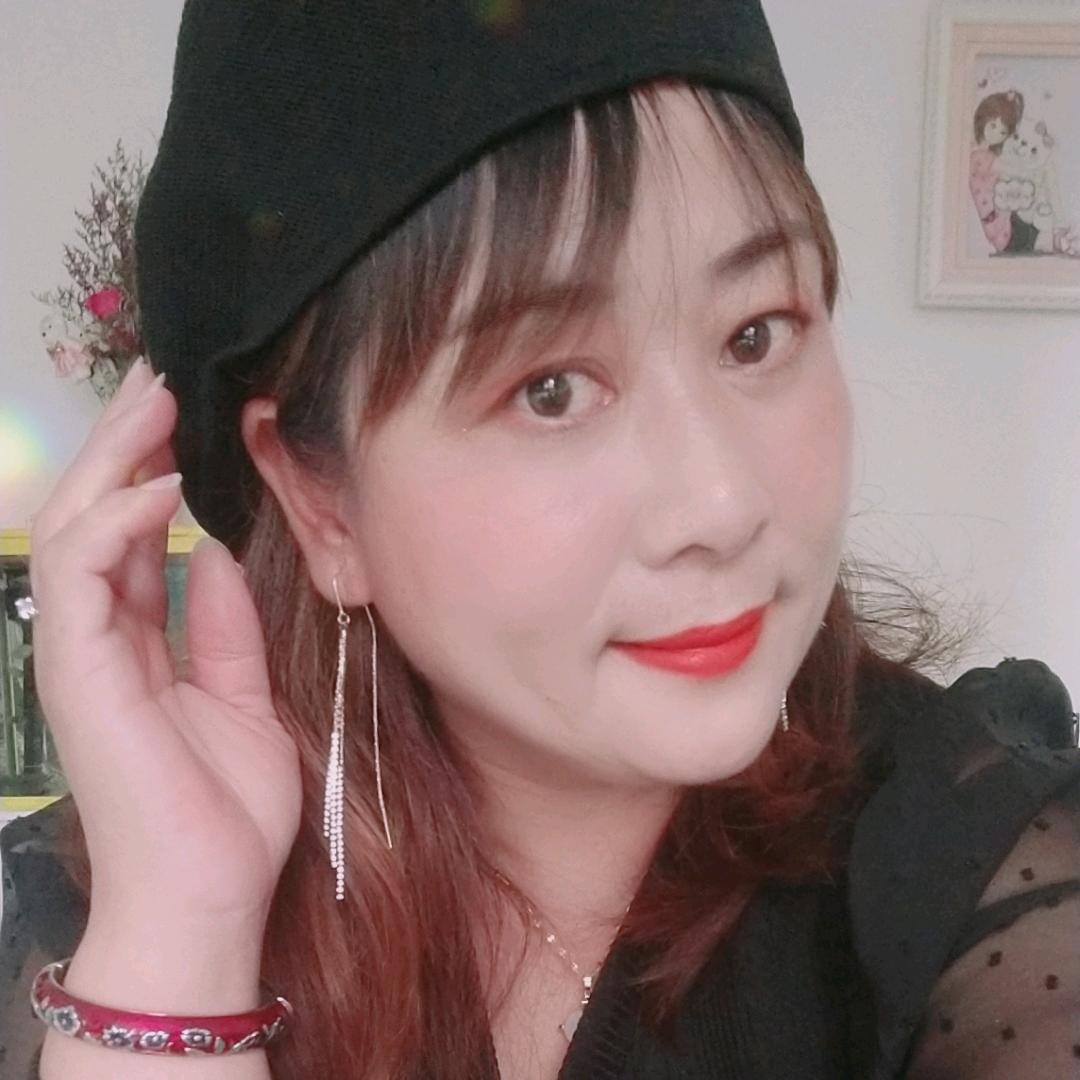 喜欢唱歌的英姐