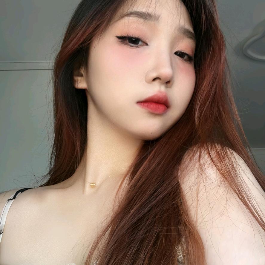 亻尹