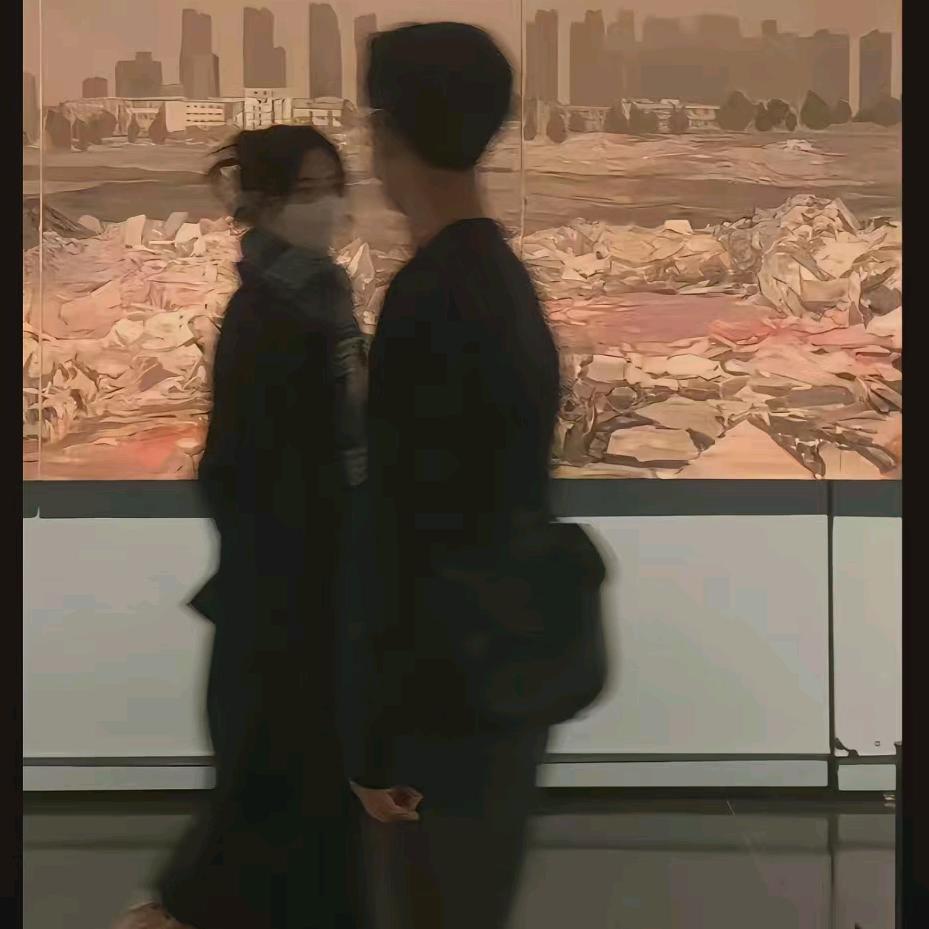 待到山花烂漫时，它在从中笑