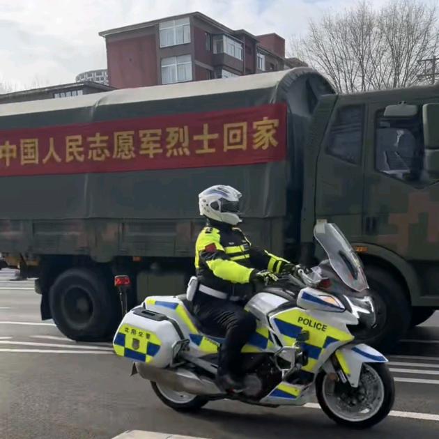 骑铁马的牛马