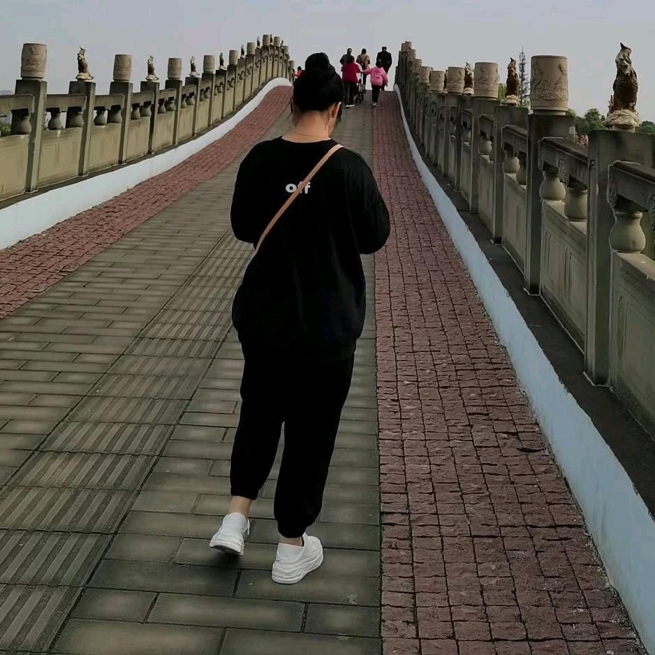 晓知，优美