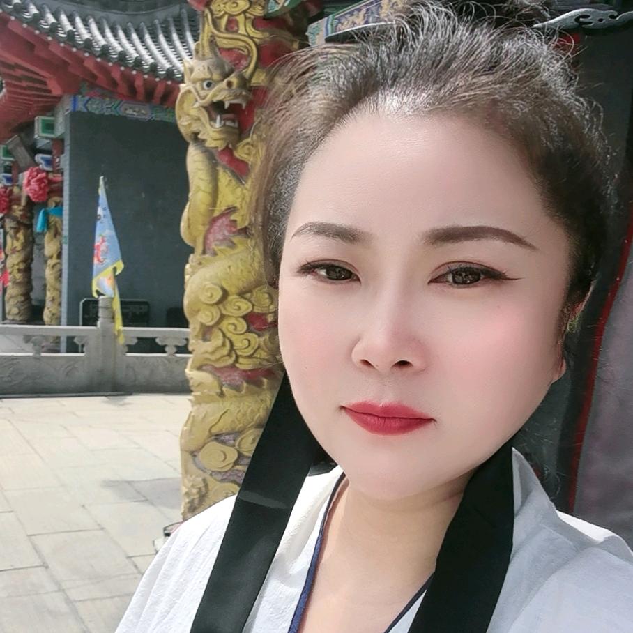 三荀易名阁