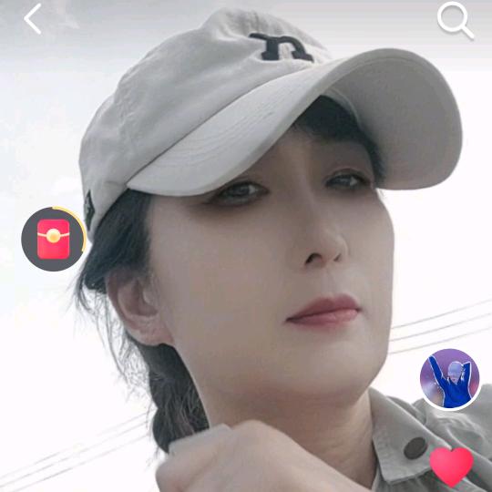 ╰★佪眸